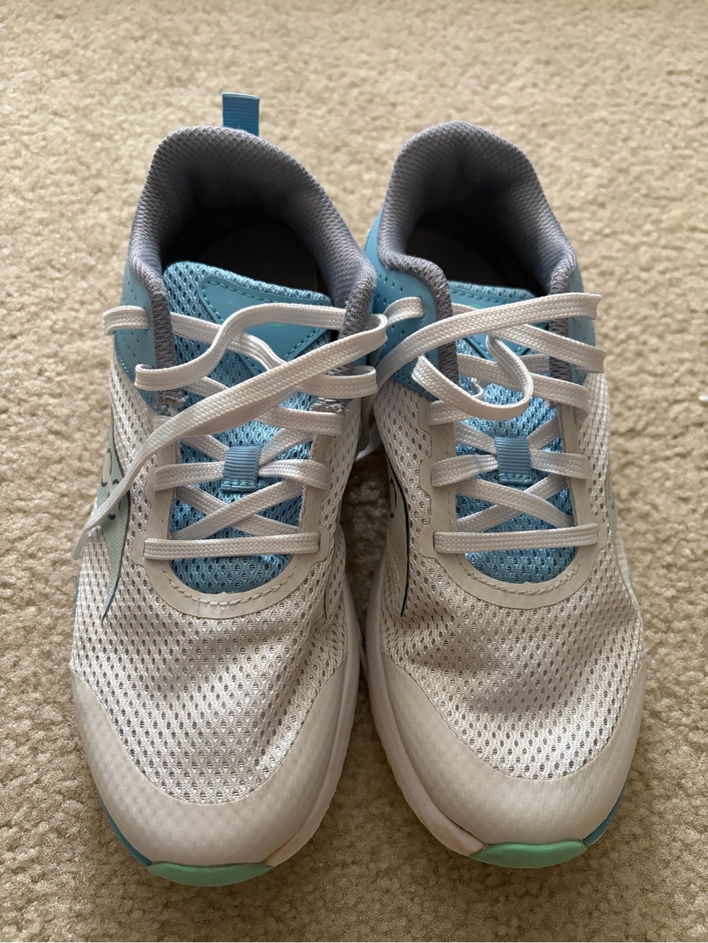Girls Shoes Big Kids Saucony  Kinvara 14 Gray and Light Blue Size 4